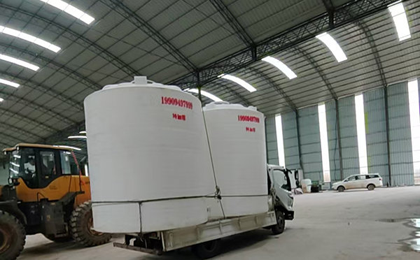 特加厚宁夏塑料大桶装车运输交付实录 特加厚宁夏塑料大桶装车运输交付实录